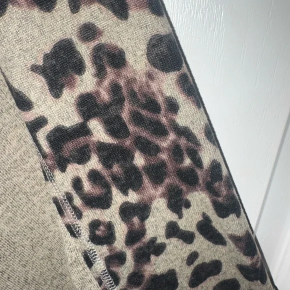 Easel Heather Gray Tunic with Animal Print Sleeves - Picture 3 of 4